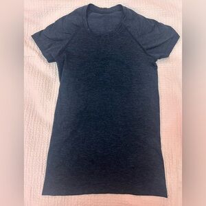 Lululemon Women’s True Navy Athletic Short-Sleeve Shirt Size 4
